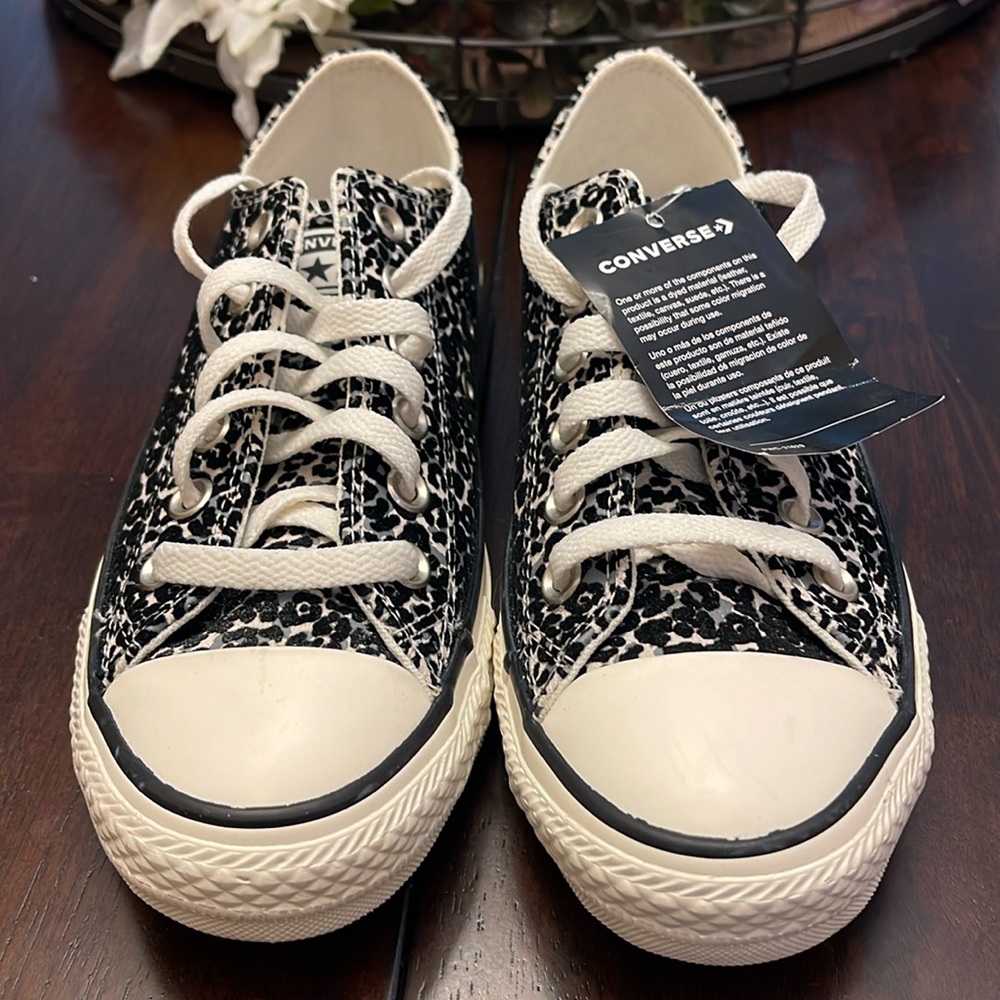 BRAND NEW Leopard Printed Converse